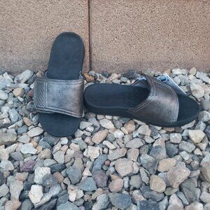 Medical Soles Slides Sandals with Adjustable Strap Size M5/W6 Pewter Metalic